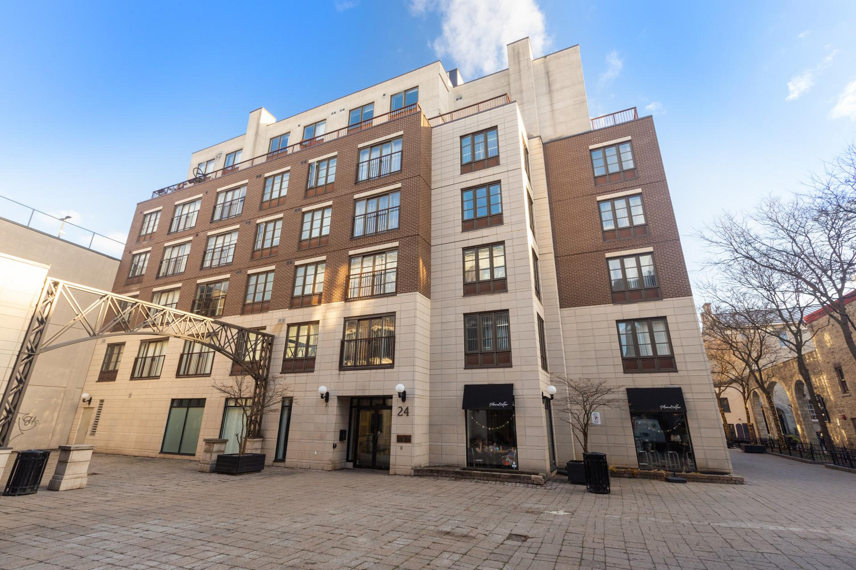 Clarendon Lanes - 1 Bed 1 Bath + Den 3