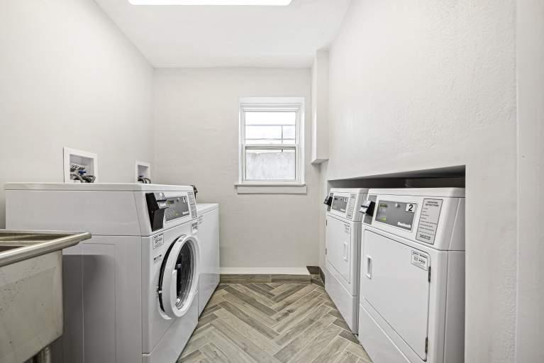 310-312 Lonsdale Road - 1 Bedroom 2