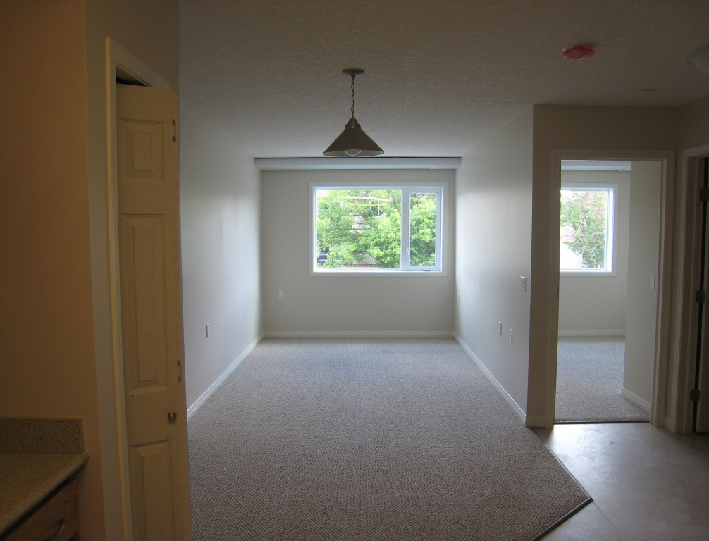 Inglewood Manor - Bachelor 4