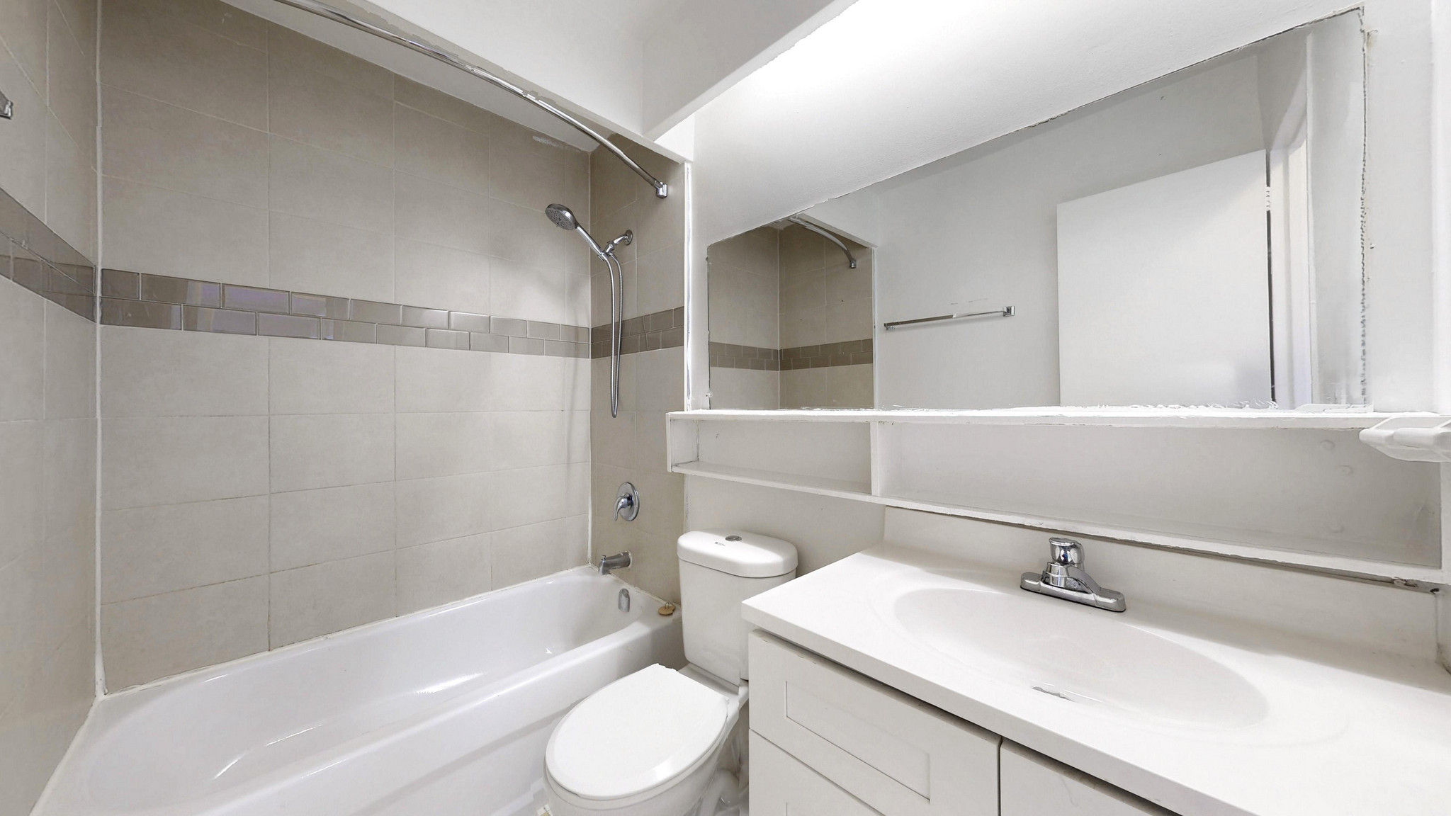 601 Finch Avenue West - Buckingham House - 2 bedrooms 2