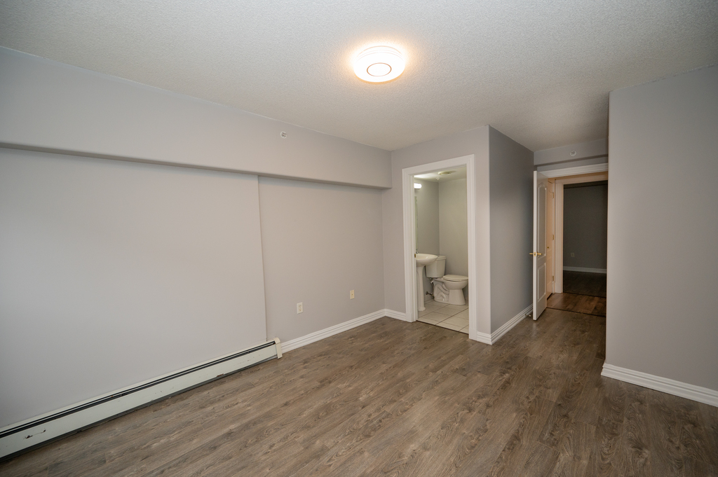 Barrington Terrace - Halifax 2 Bedrooms 5