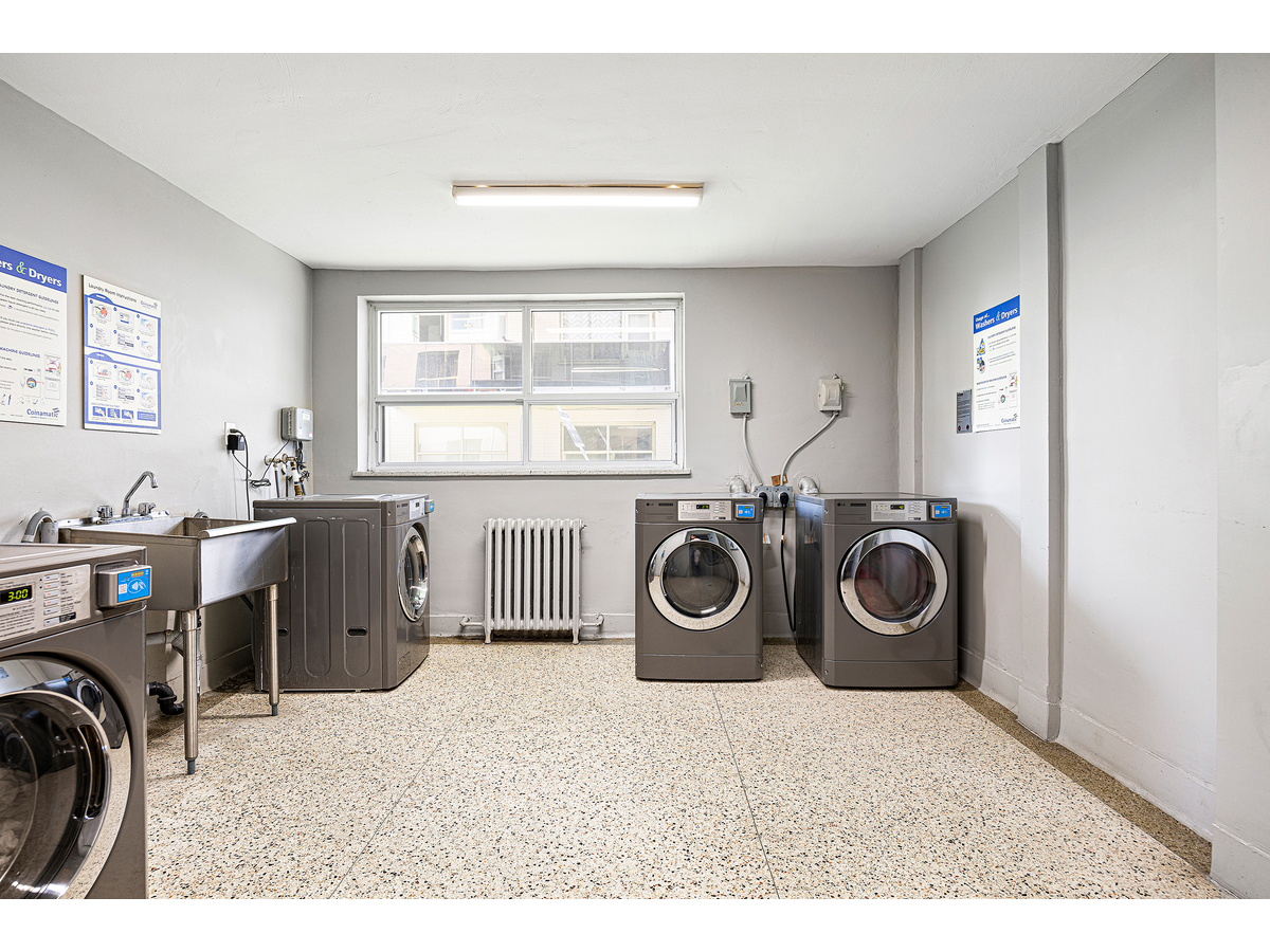3888 Bathurst Street - 1 Bedroom 4