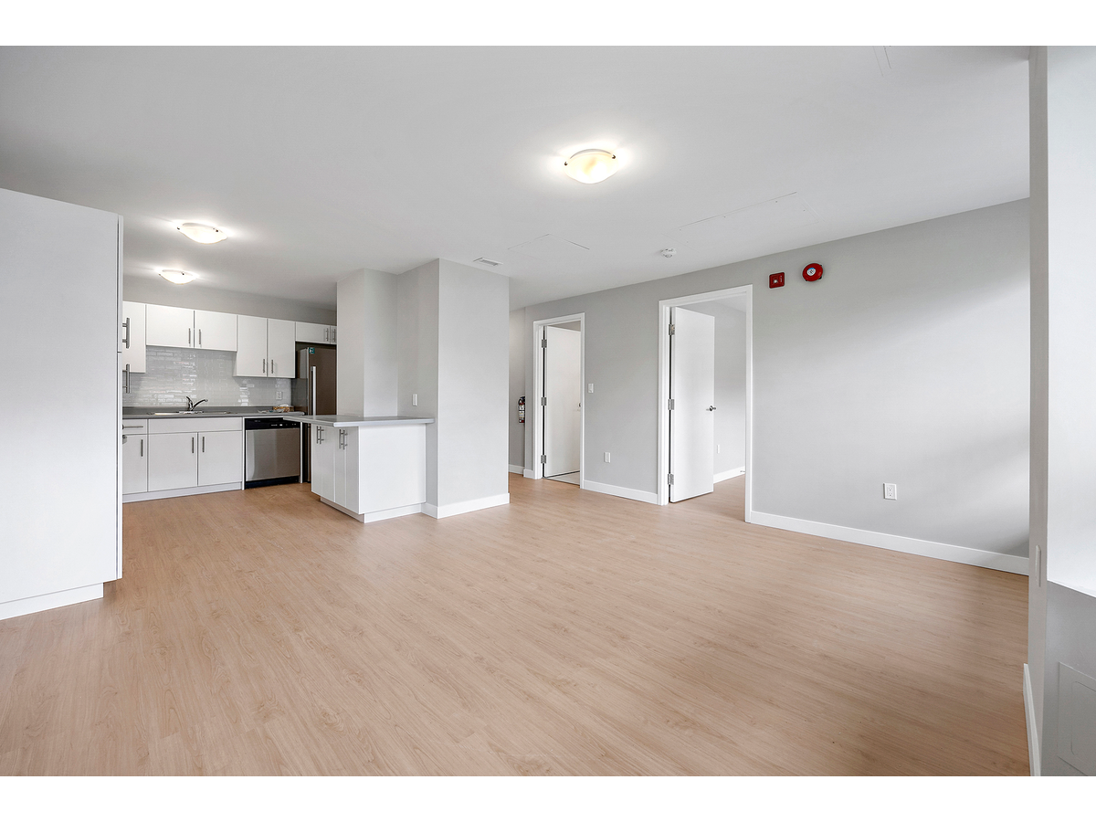 396 Queens Avenue - 2 Bedroom 3