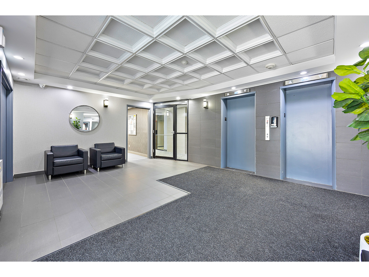396 Queens Avenue - 2 Bedroom 2