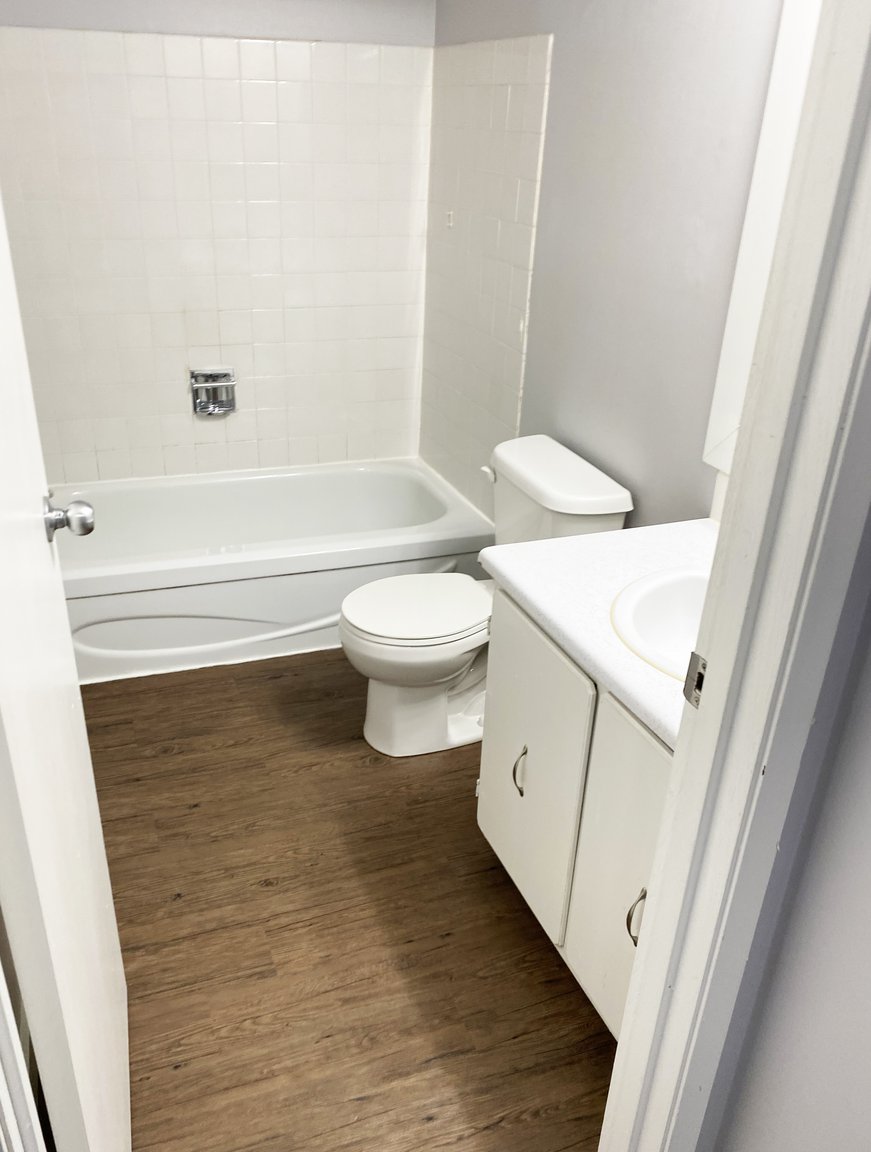 4 Nixon - 2 Bedroom 1 Bath 3