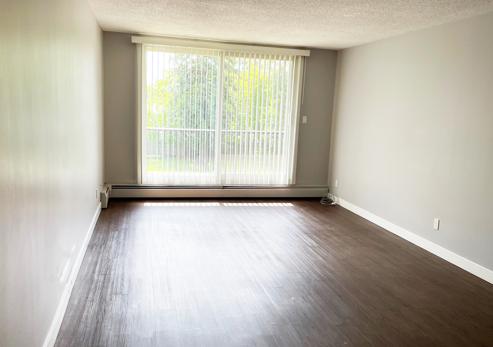 4 Nixon - 2 Bedroom 1 Bath 4