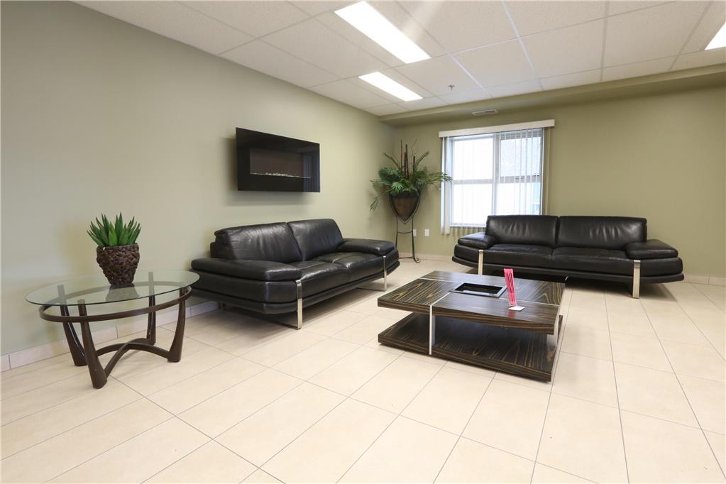 455 Westwood - 1 Bedroom 2