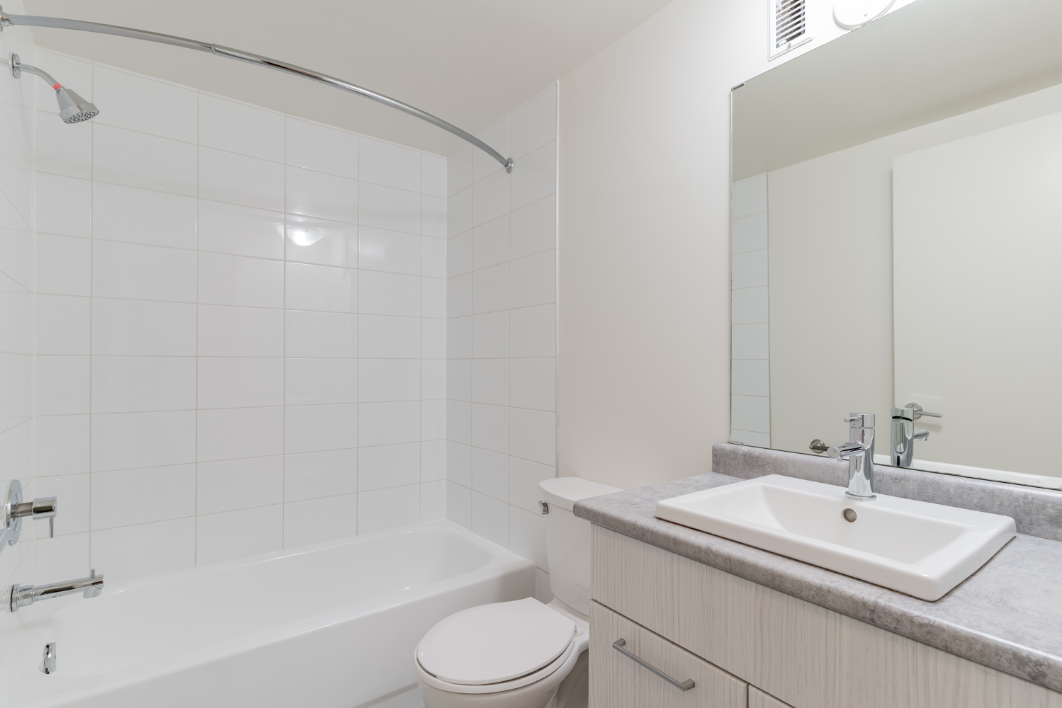 Sir William Place - 2 Bedroom Bi-level 4