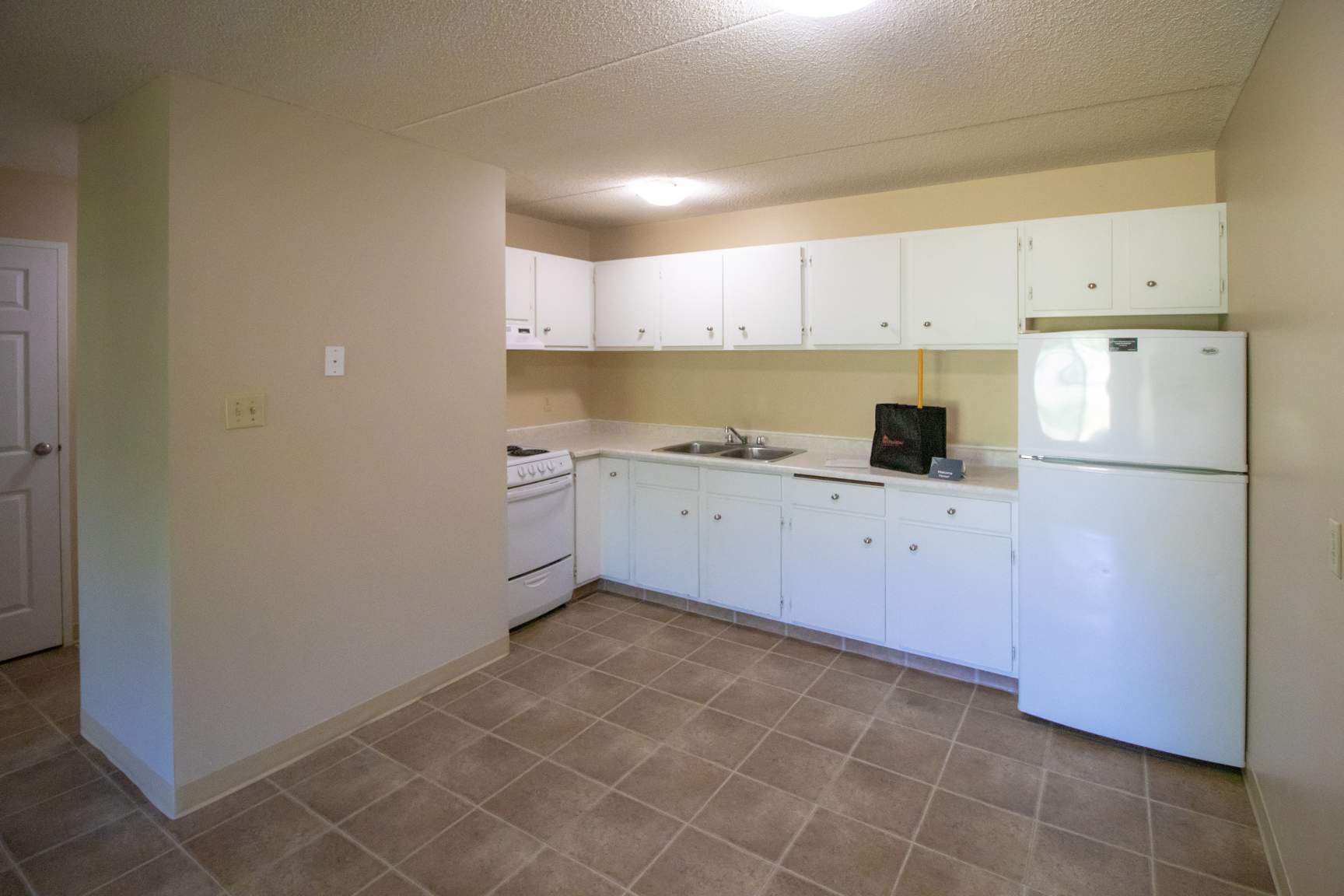 Cambridge House - 1 Bedroom 1 Bath 4