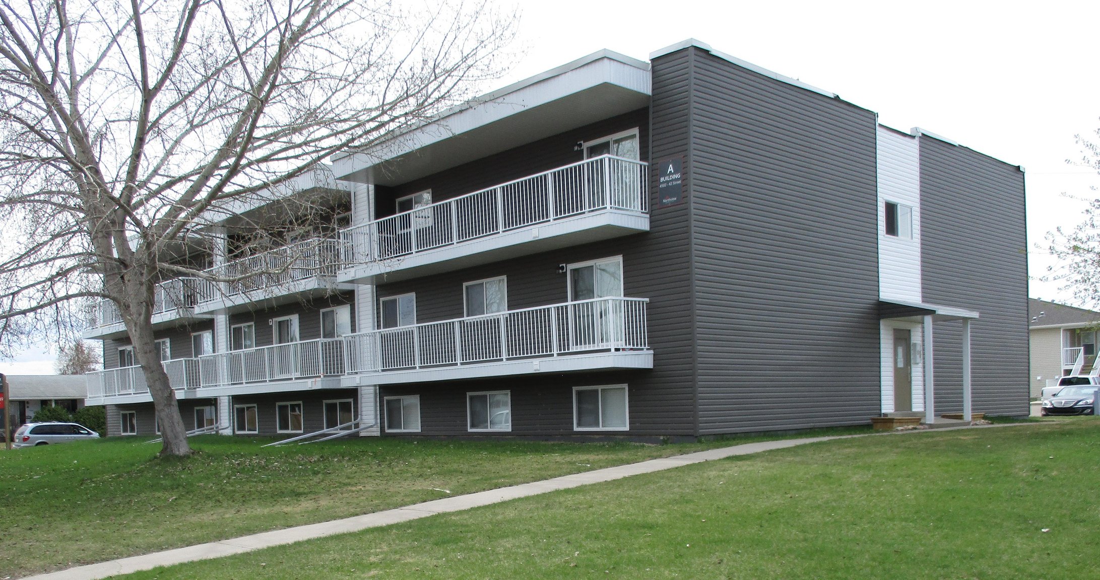 Squires Court - 1 Bedroom 1 Bath 4