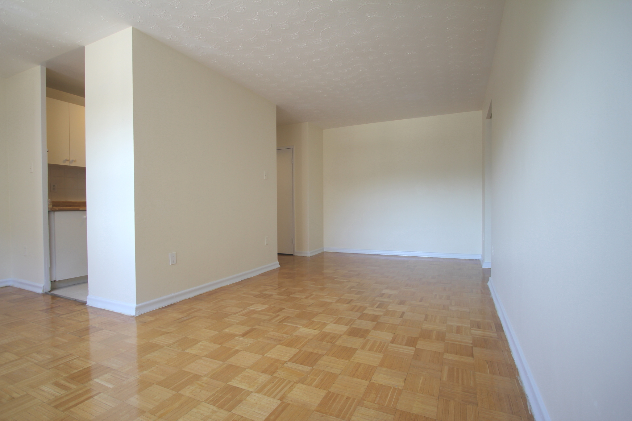 Lu Ray Apartments - North York 2 Bedroom 3