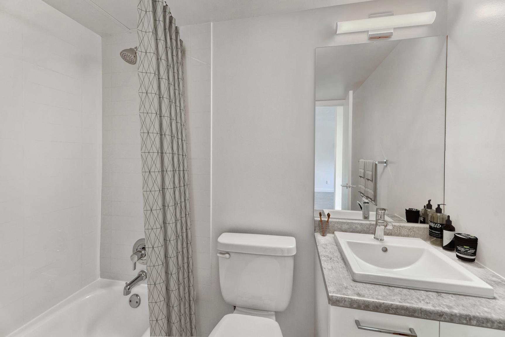 Glamorgan Manor - 2 Bedroom Basement 3