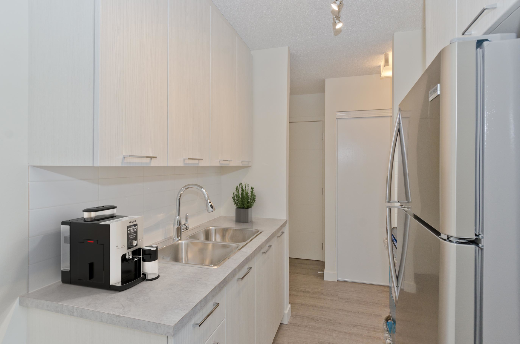 Glamorgan Manor - 2 Bedroom Basement 2