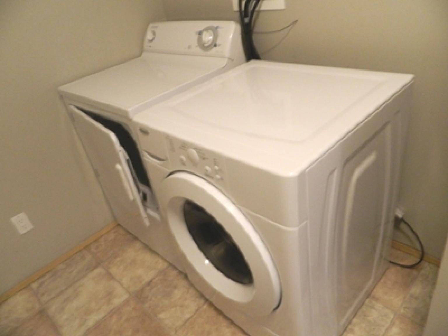Wentworth Apartments - 2 Bedroom 1 Bath 4