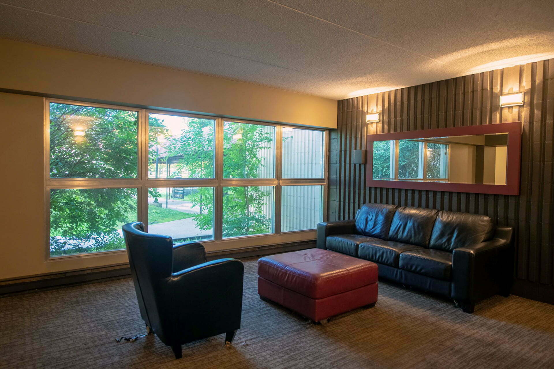 Shelard Manor - 1 Bedroom + Den 2