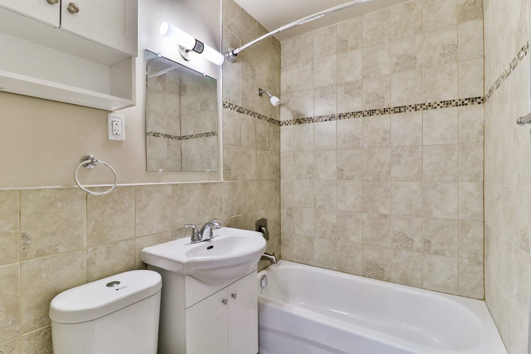 220 Lake Promenade - 1 Bedroom 2