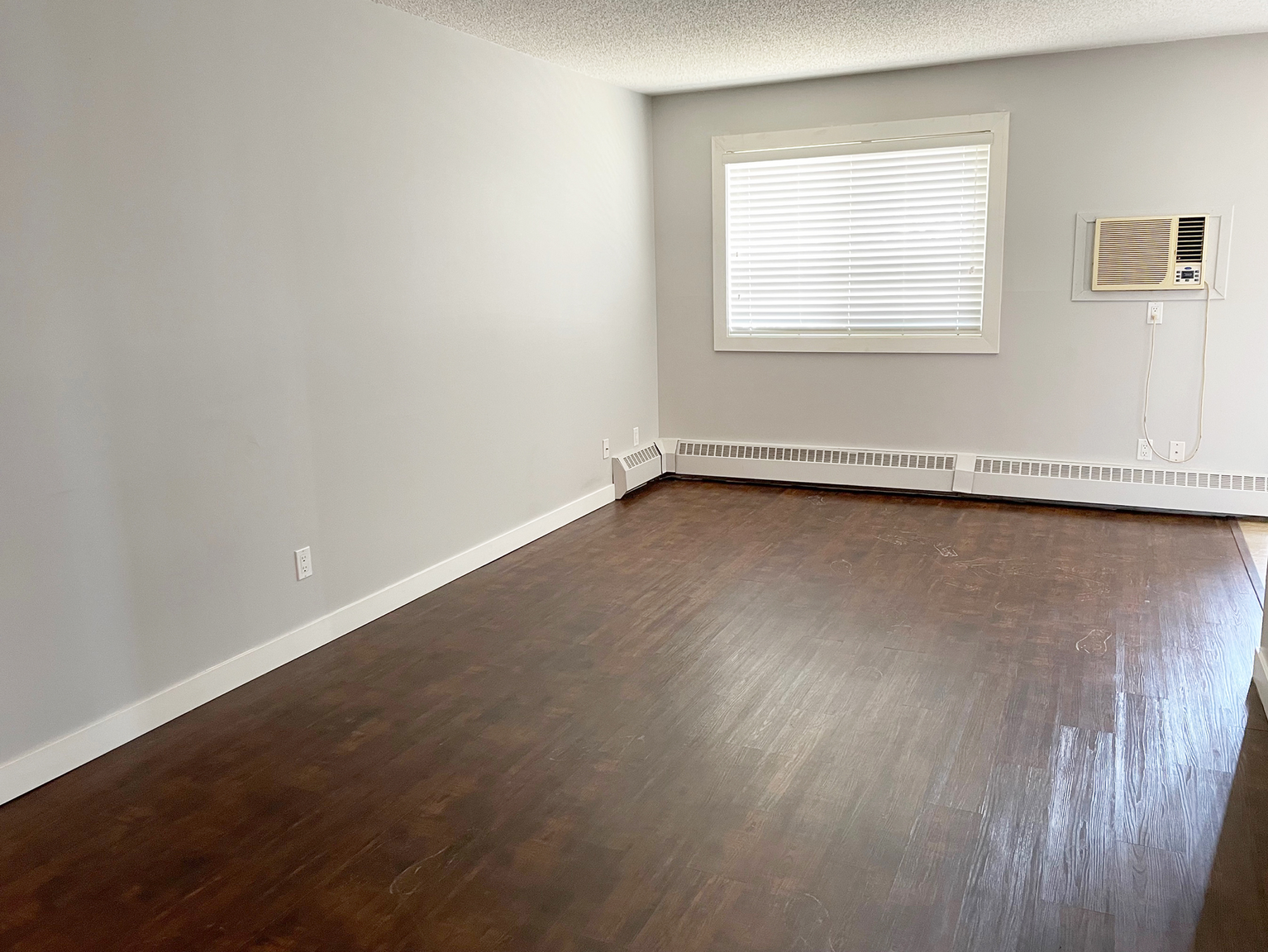 Sheraton Apartments - 2 Bedroom 1 Bath 4