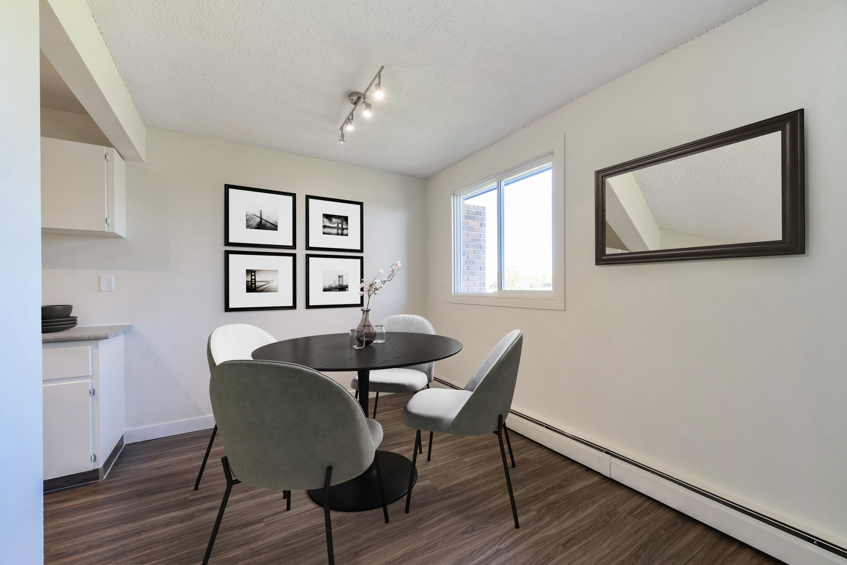 Kew Place - 2 Bedroom Basement Premium 3