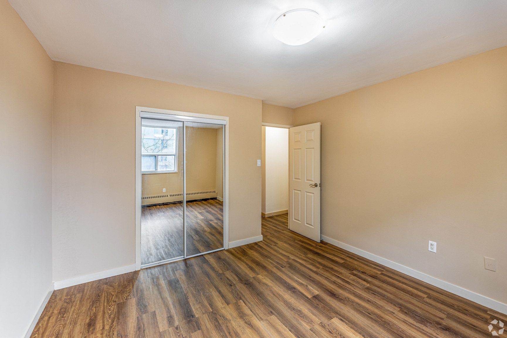 99 Agnes Holdings Inc. - 1 Bedroom 5