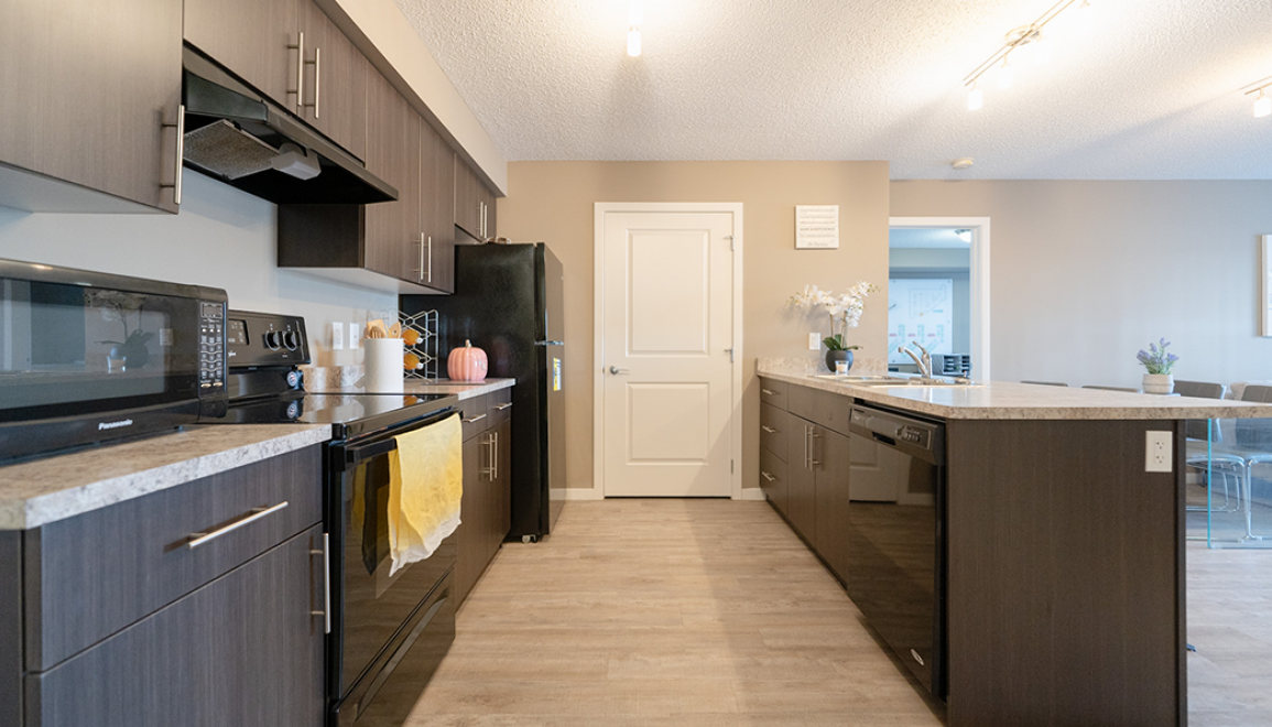 Tisbury Crossing - Oakmount 2 Bedroom + 2 Bath Inside 2