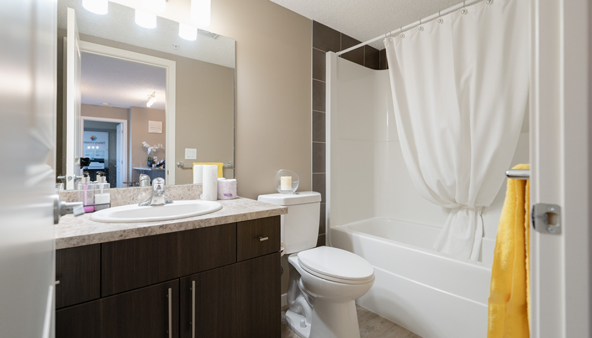 Tisbury Crossing - Oakmount 2 Bedroom + 2 Bath Inside 3