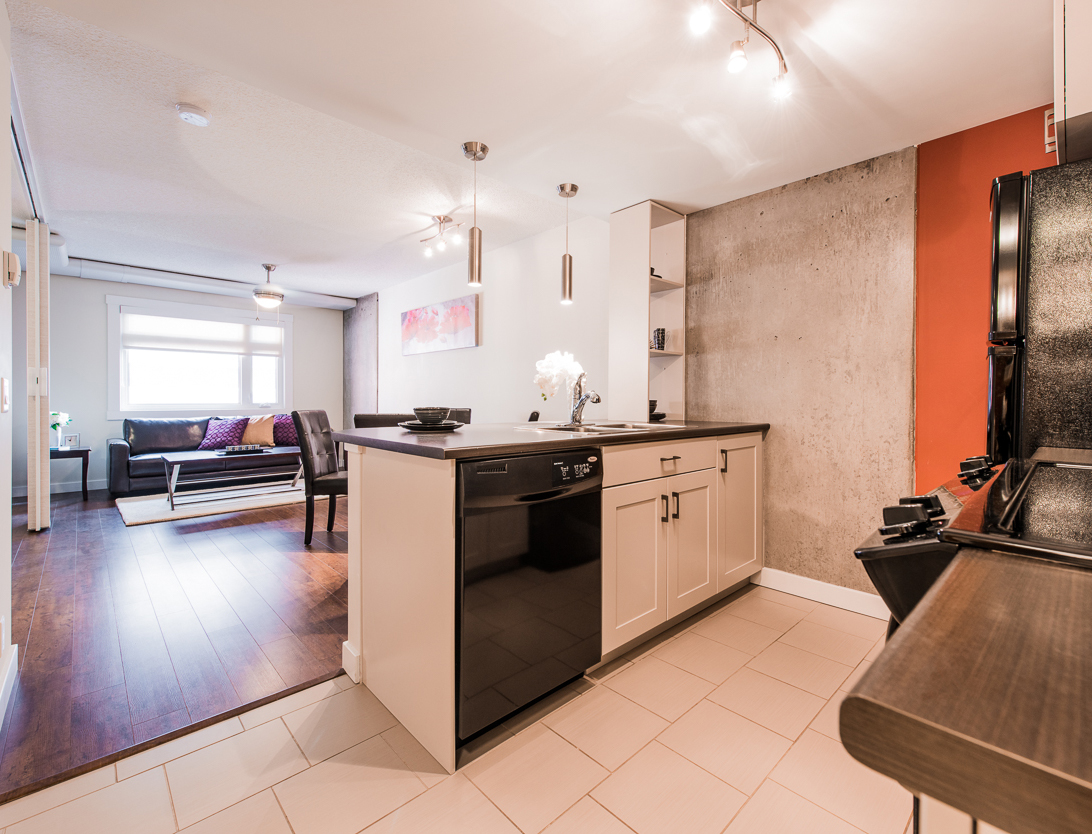 Mayfair Village South - Studio 3