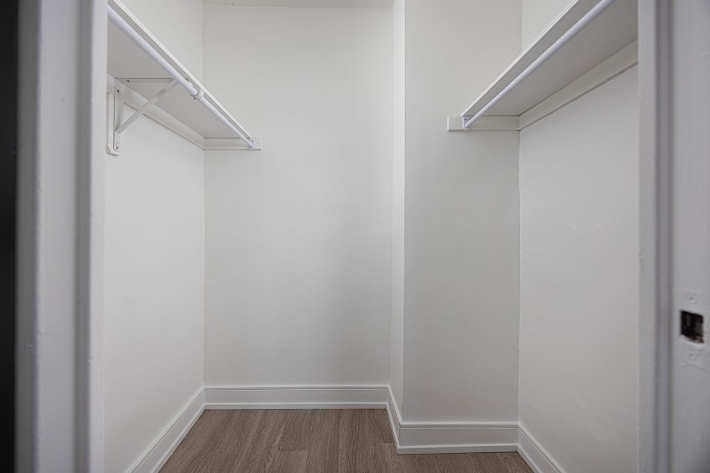 Diplomat Apartments - Etobicoke 3 Bedroom 3