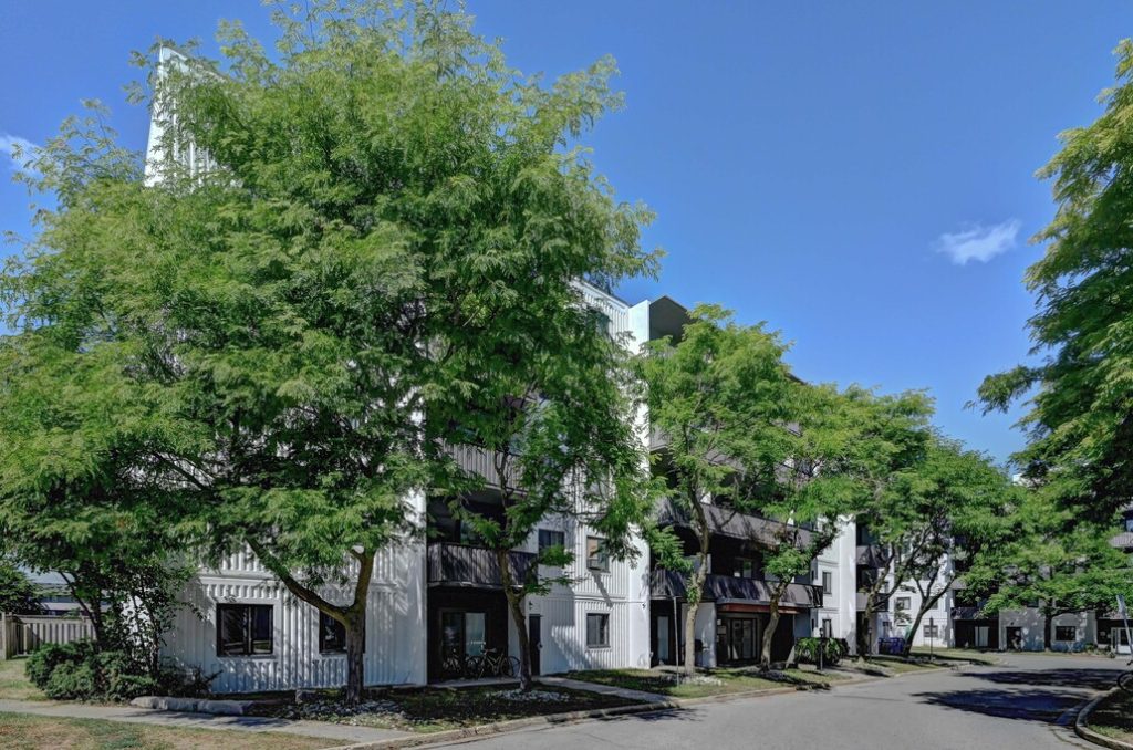 Trossacks Avenue Townhouses - London 3 Bedrooms 3