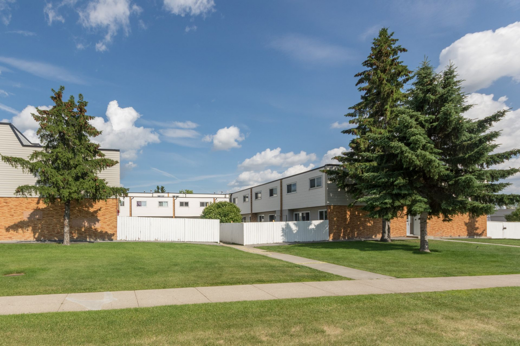 Village Plaza - 3 Bedroom Townhouse 2