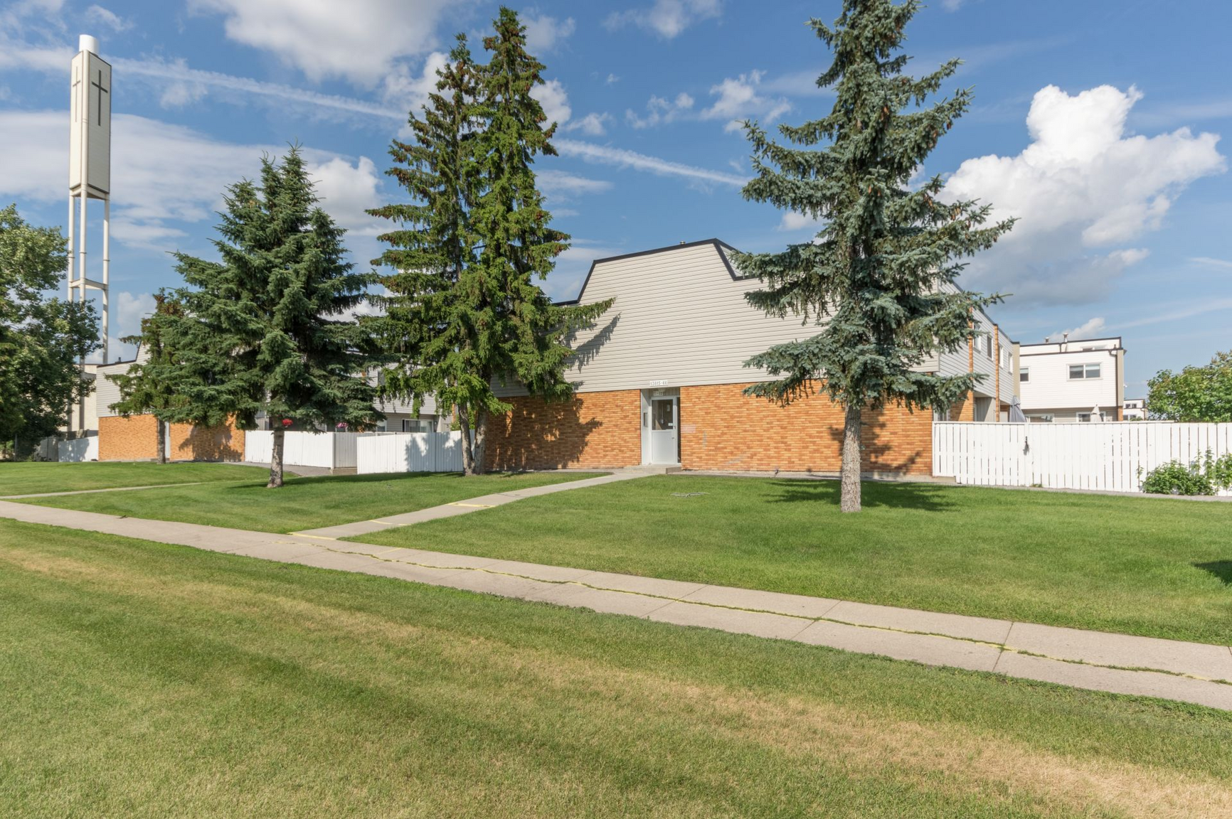 Village Plaza - 3 Bedroom Townhouse 4