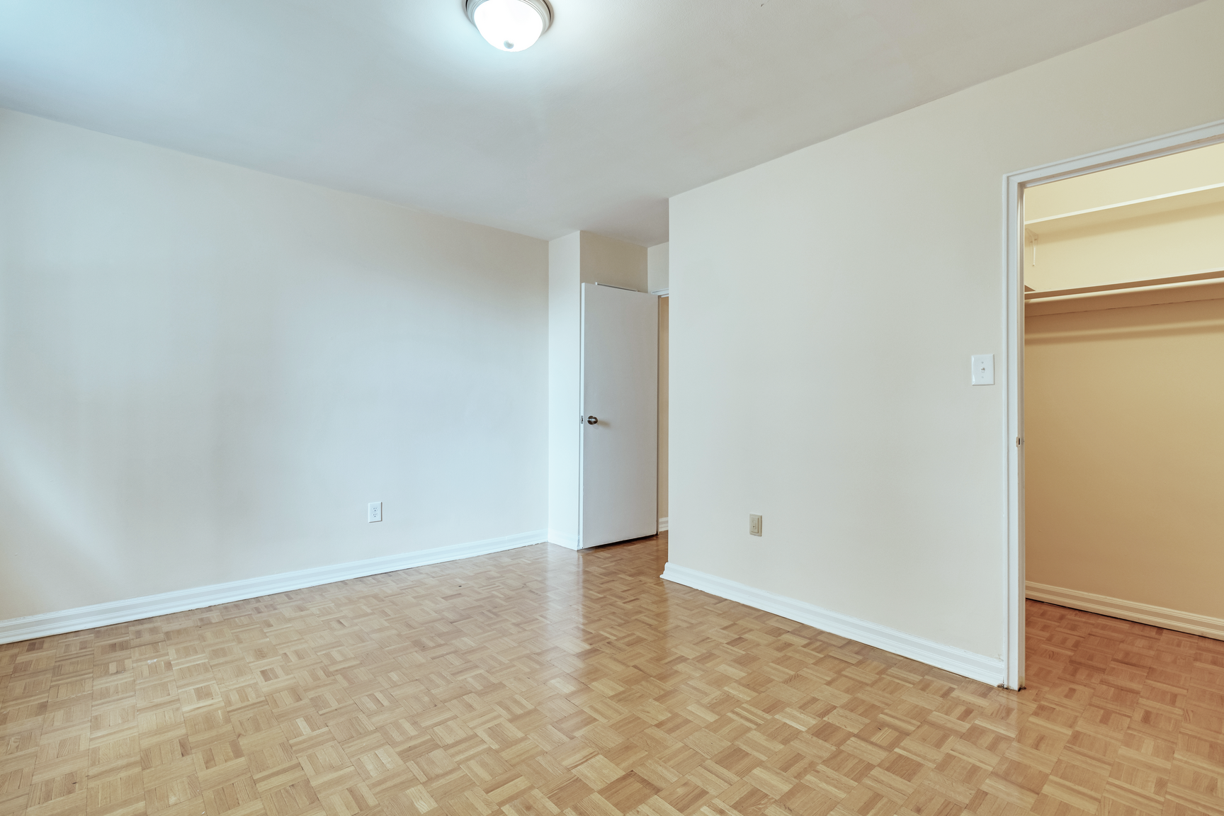 300 Eglinton Avenue East - 1 bedroom 4