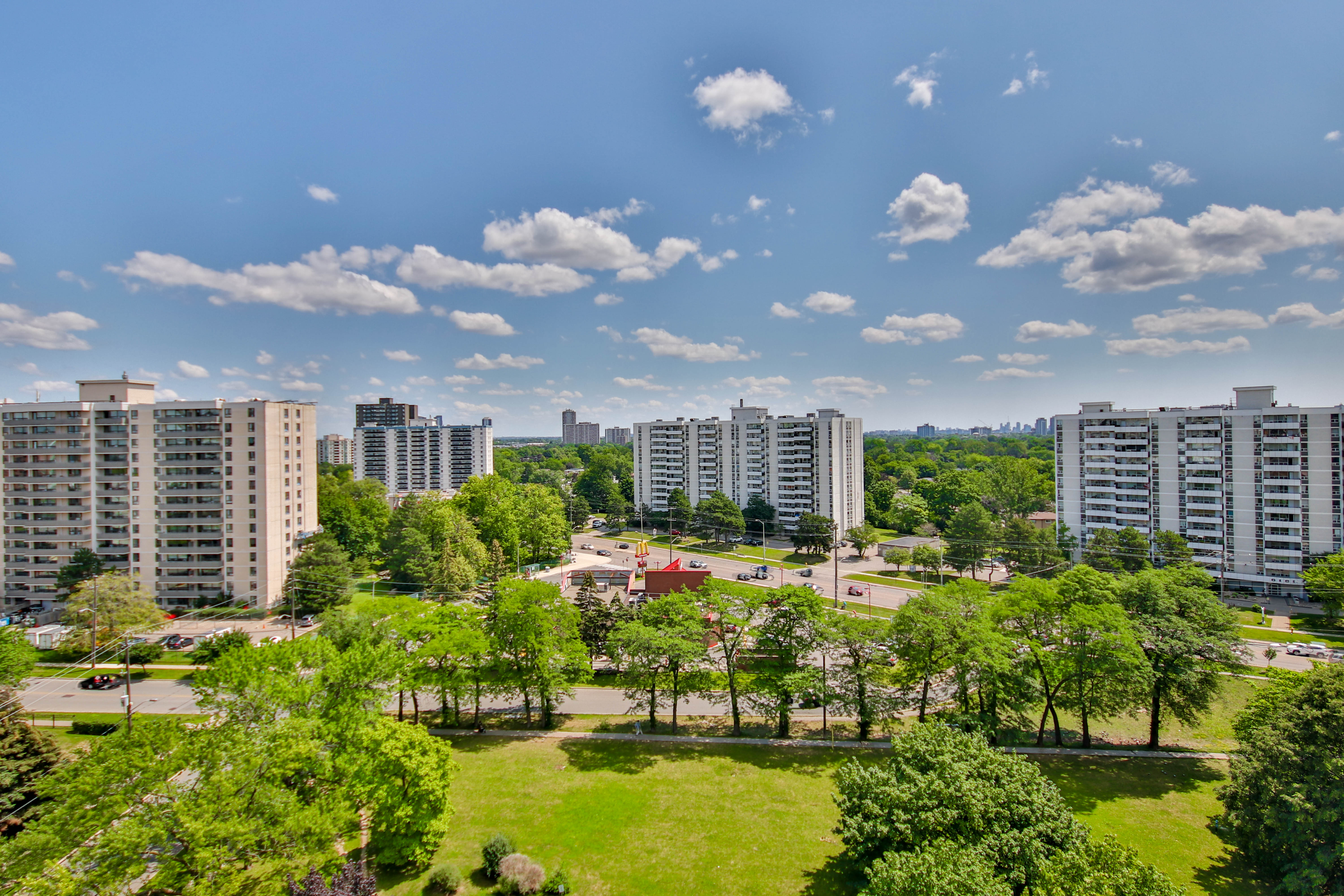 6040 Bathurst St.& 5 Fisherville Rd - 1 Bedroom 5