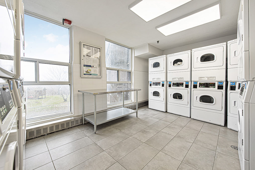Riverside Tower - Etobicoke Studio (Bachelor) 2