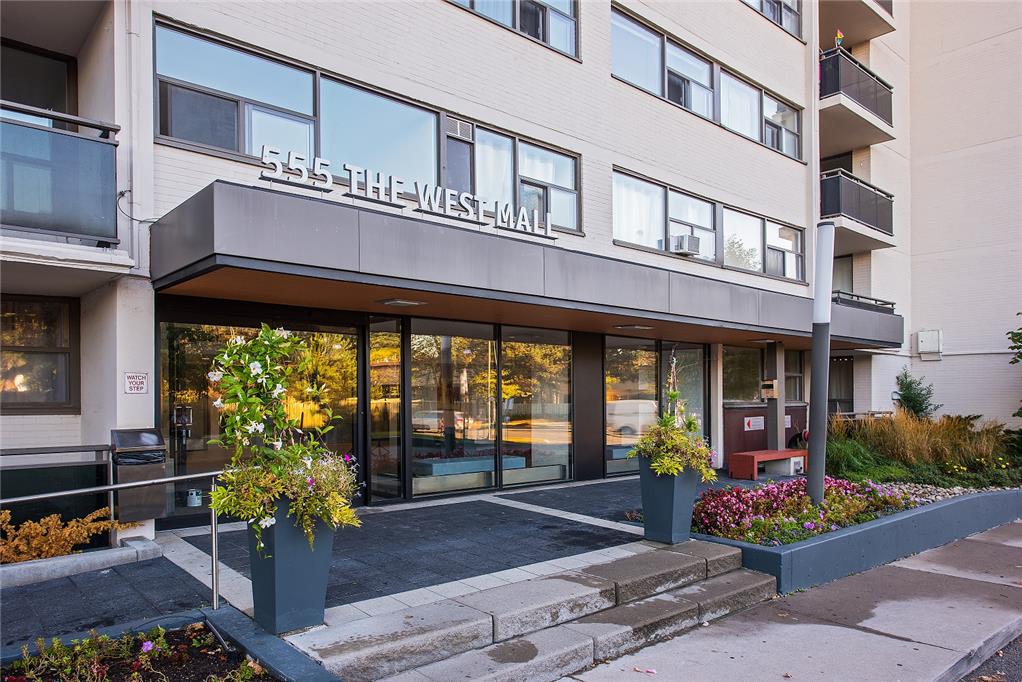 The West Mall Towers - Etobicoke 3 Bedroom 5