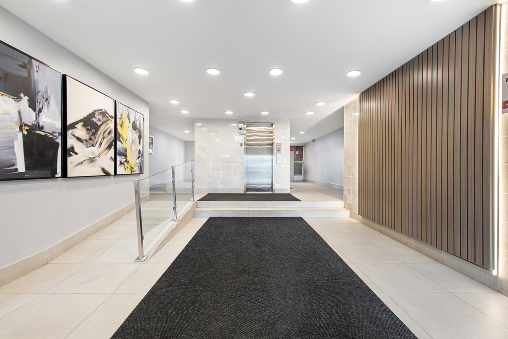 Westwood Abbey Apartments - Mississauga 4 Bedrooms 5
