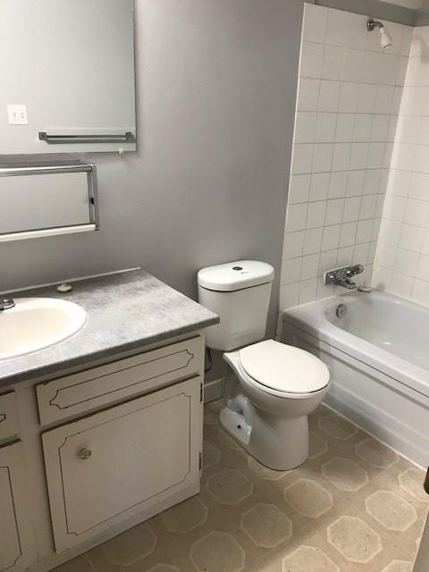 Fairmont/Peppertree Terrace - 1 Bedroom 1 Bath 3