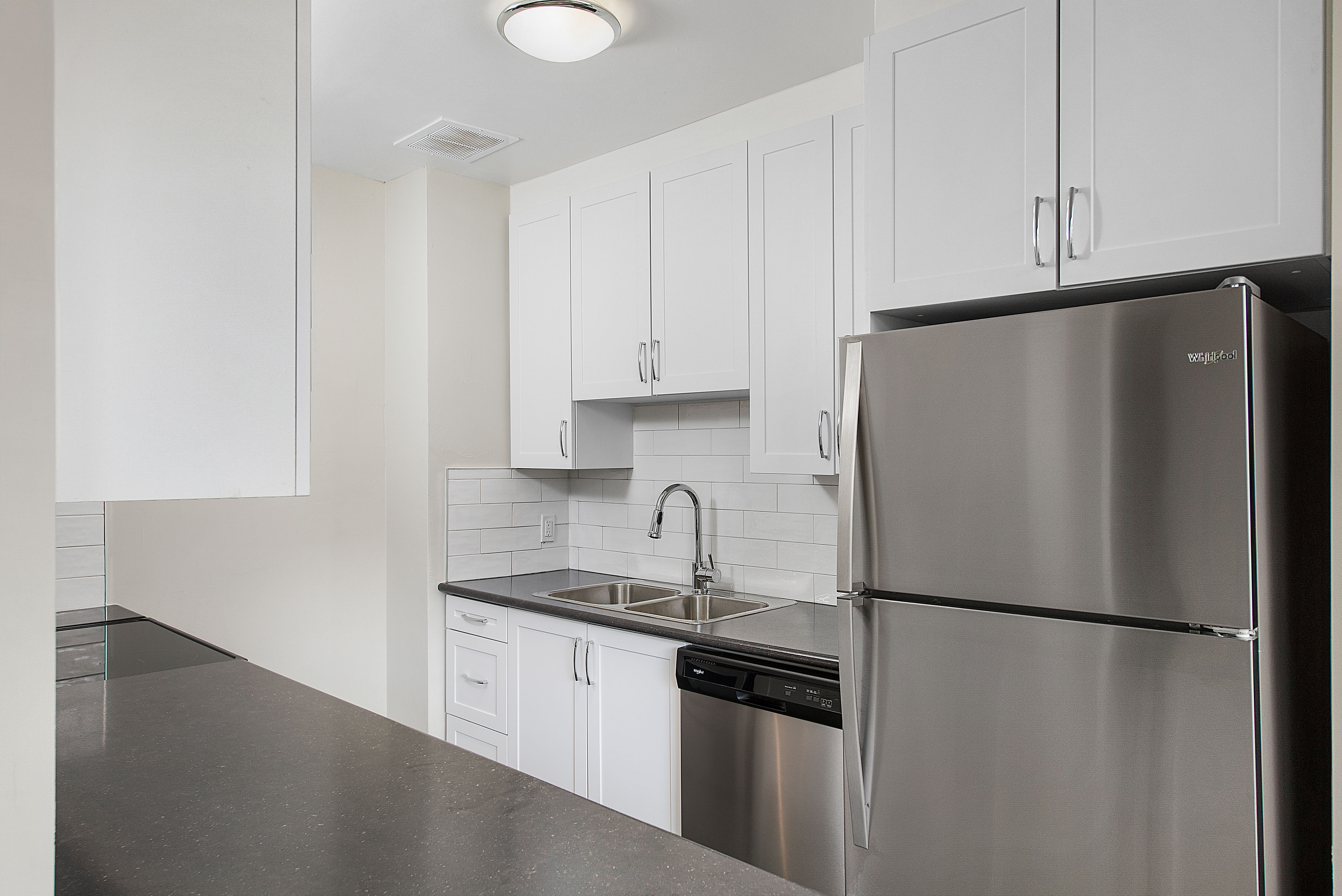Bloor Street Apartments - Mississauga 3 Bedroom 3