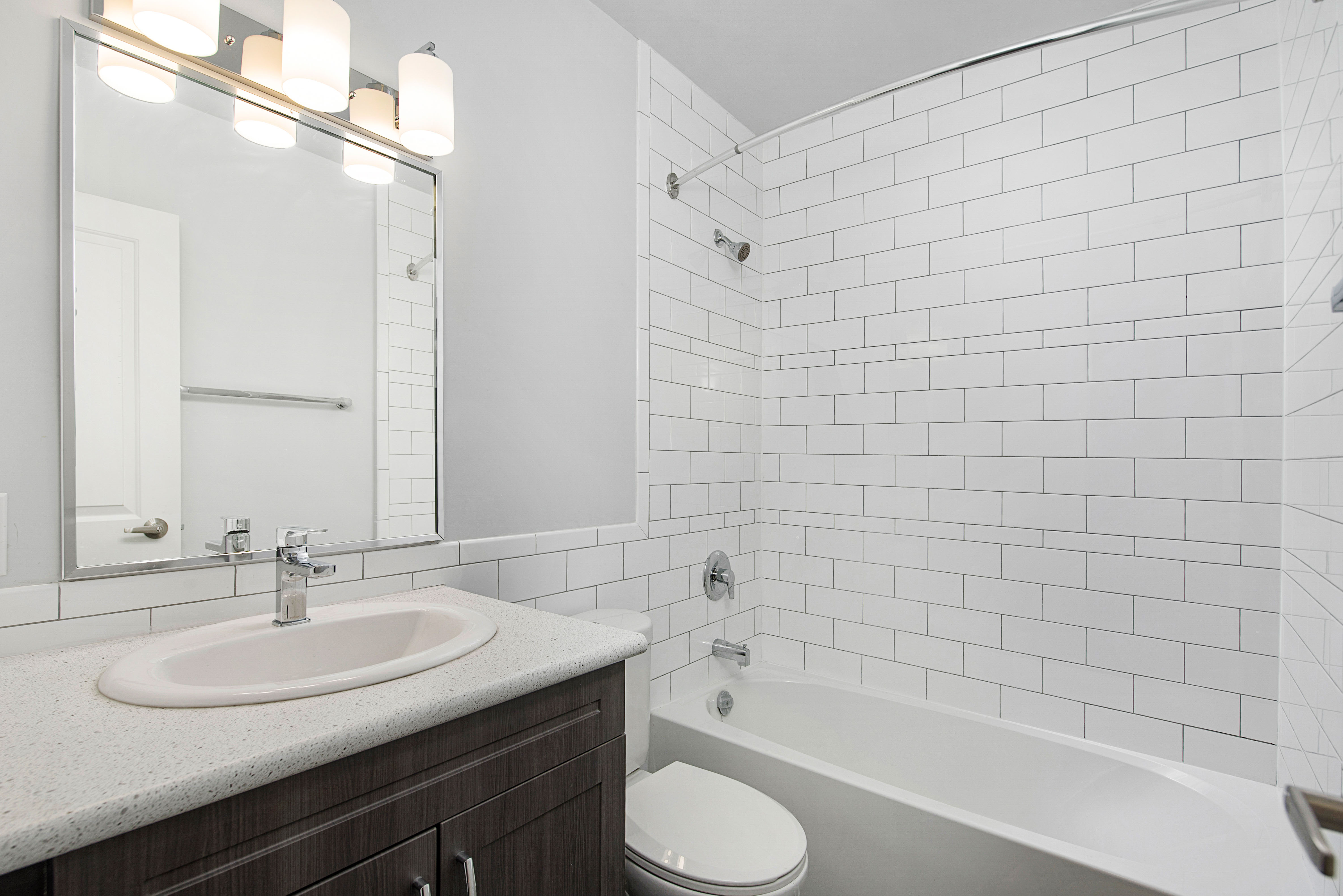 Bloor Street Apartments - Mississauga 3 Bedroom 5
