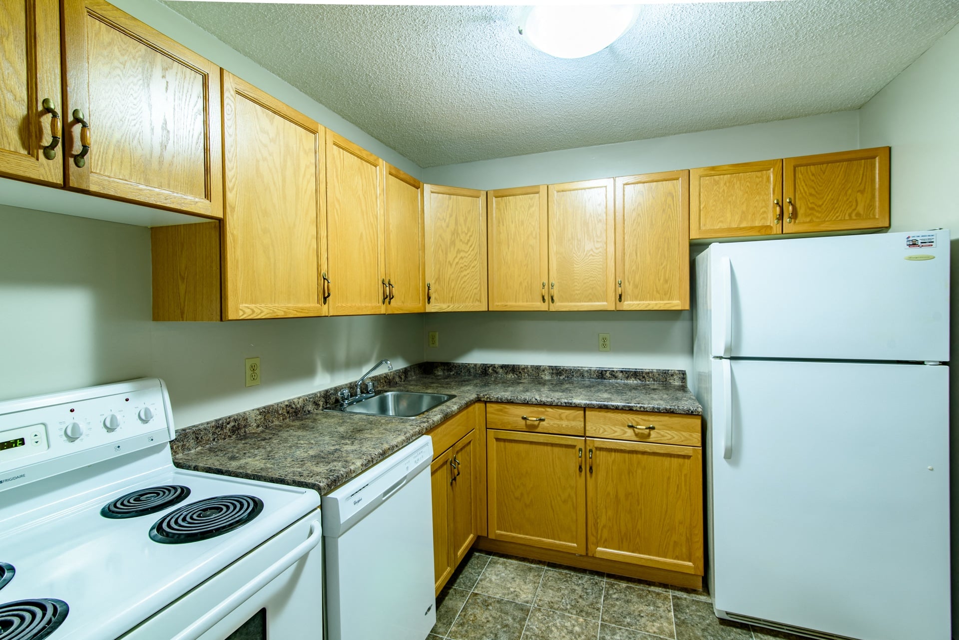 Woodydell Properties - 2 Bedrooms 2