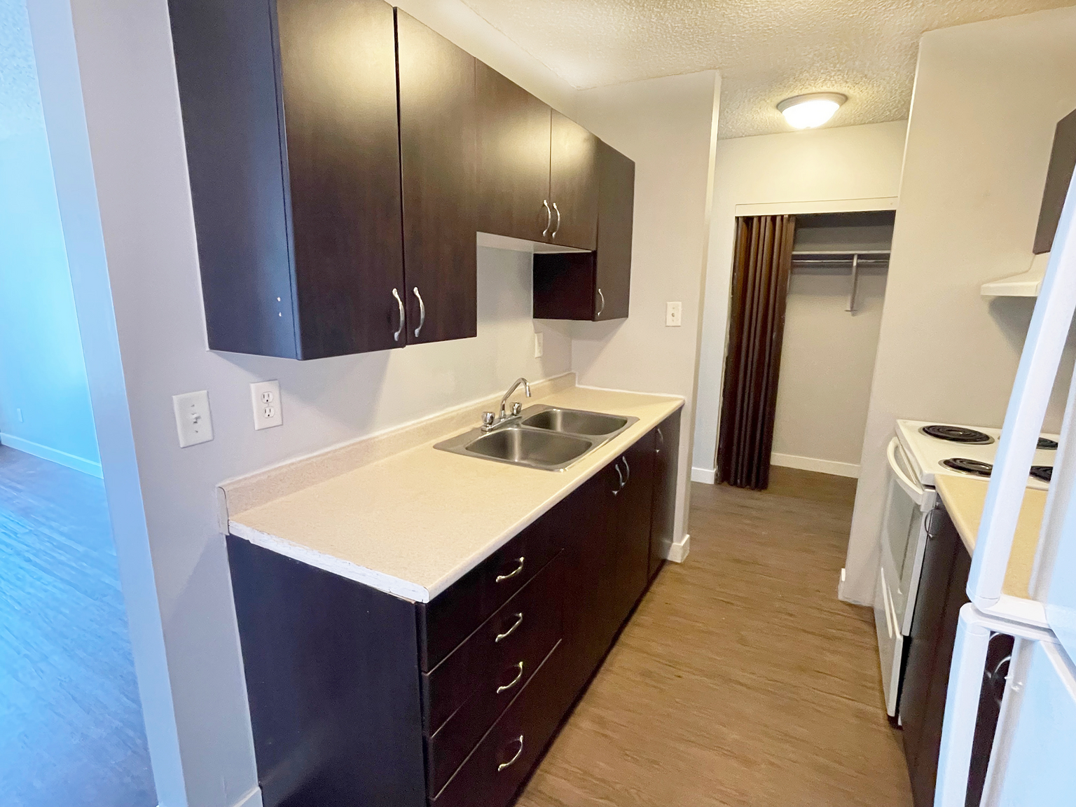 MacDonald Place Apartments - 1 Bedroom 1 Bath 2