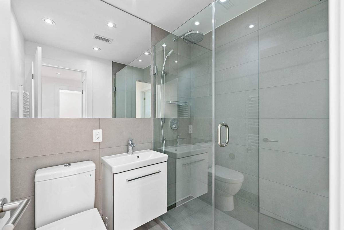 327 Chisholm Ave. - 2 Bedroom 5