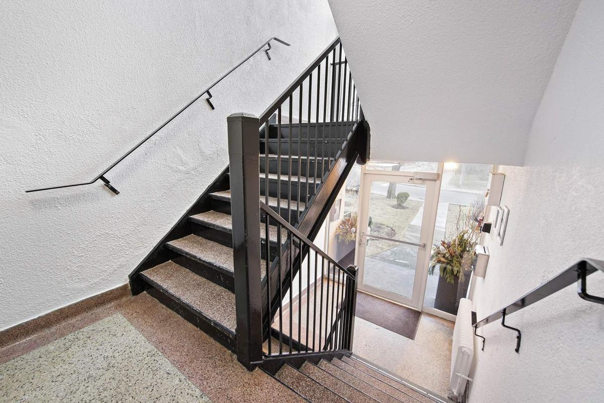 327 Chisholm Ave. - 2 Bedroom 4