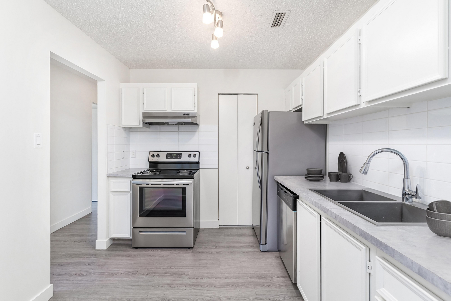 Tamarack East & West - 2 Bedroom + Den 3