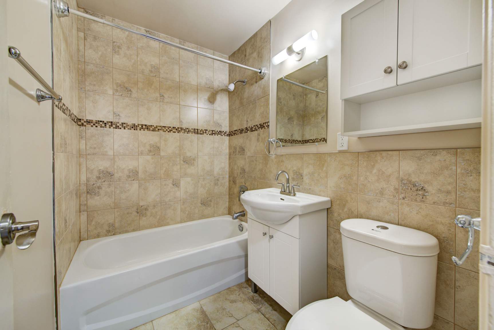 240 Lake Promenade - 1 Bedroom 2