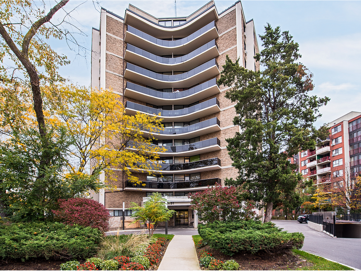 6151 Bathurst St - 2 Bedroom 4