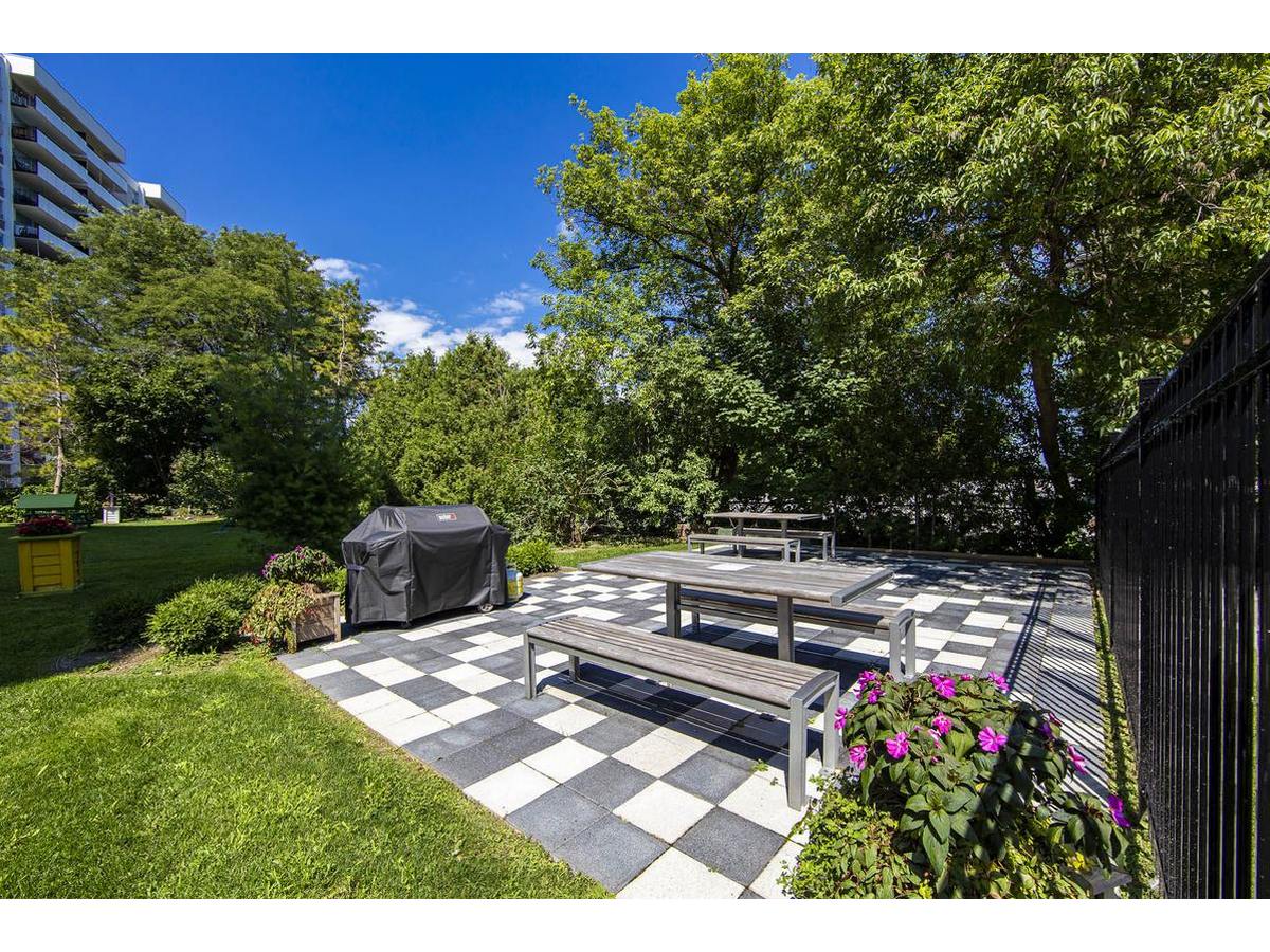 6151 Bathurst St - 2 Bedroom 3