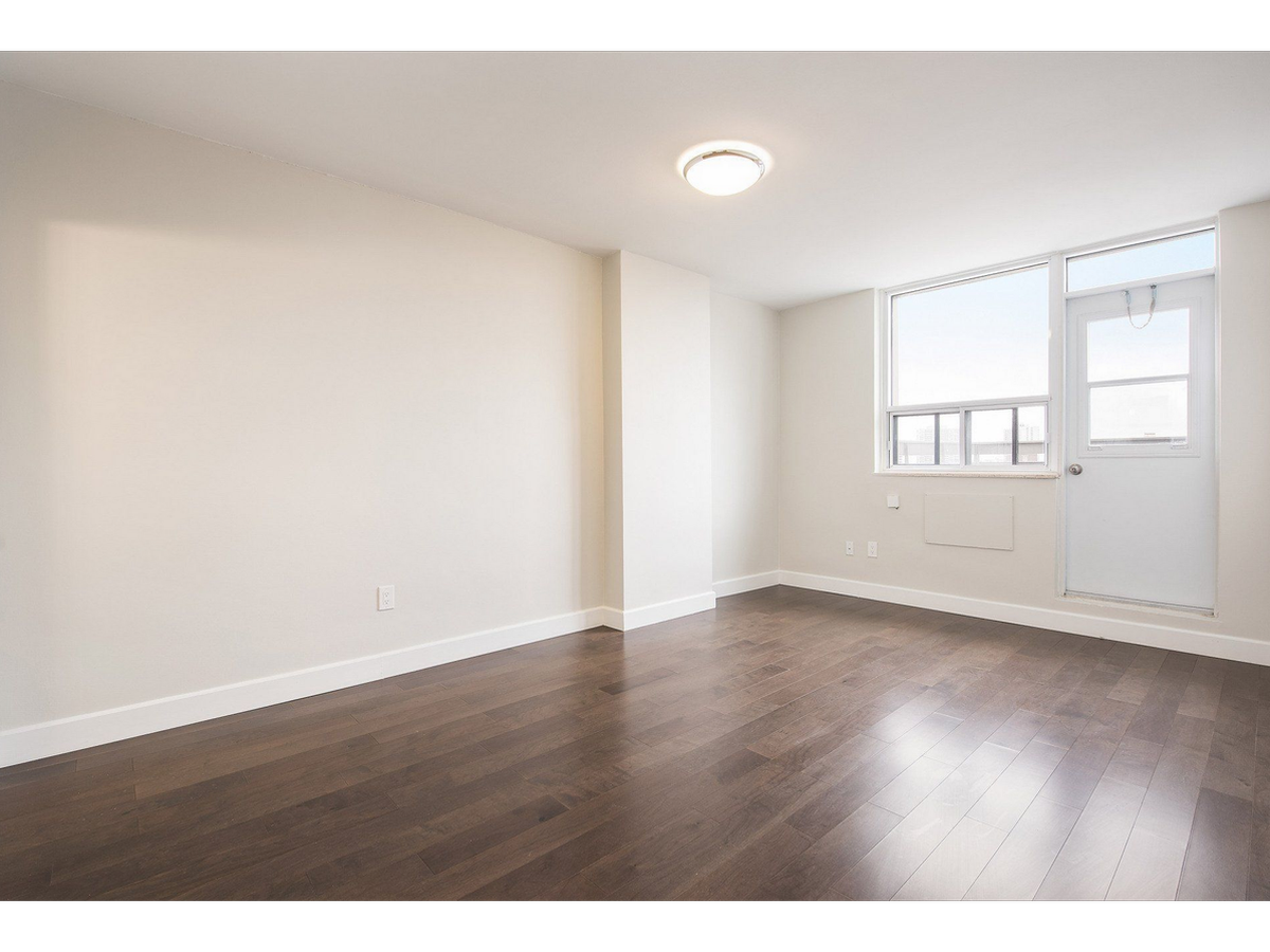 6151 Bathurst St - 2 Bedroom