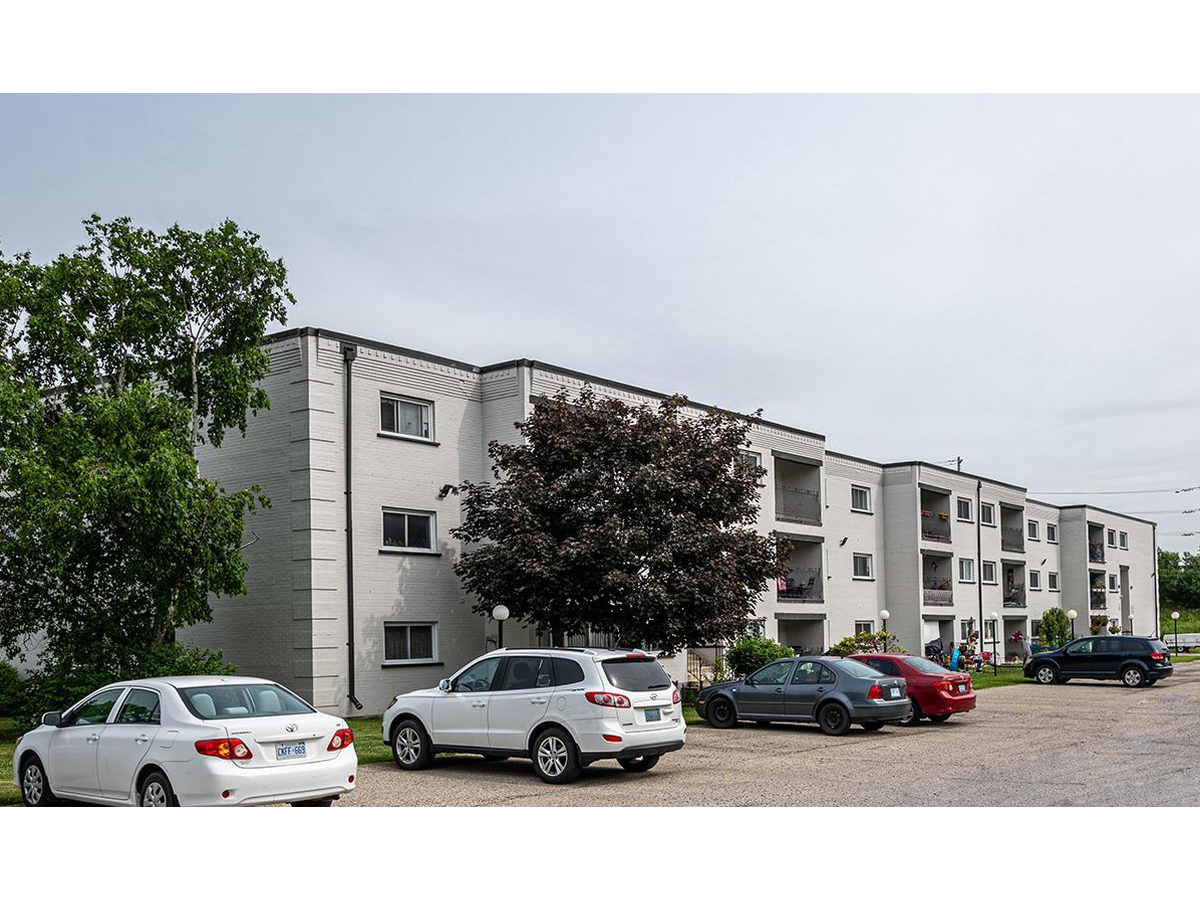 500 Glenelm Cres. - 3 Bedroom 3