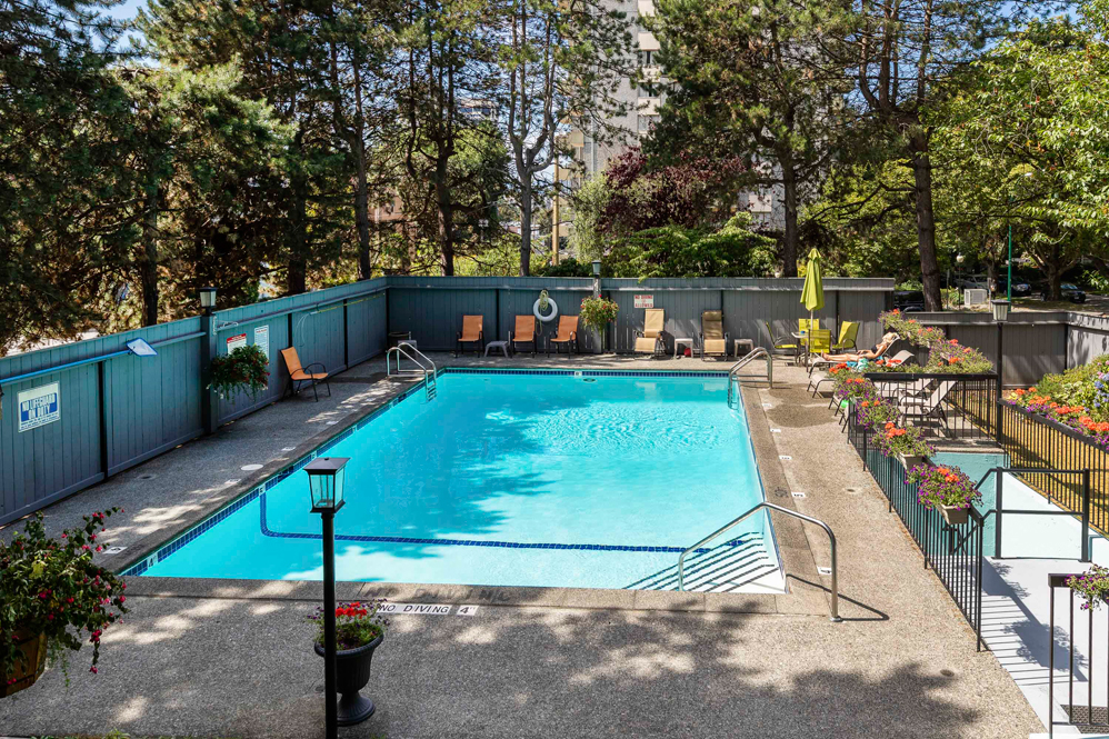 Barclay Towers - Vancouver 2 Bedrooms 2