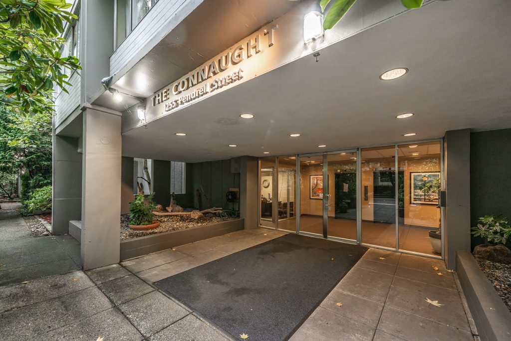 Connaught Apartments - Vancouver Bachelor